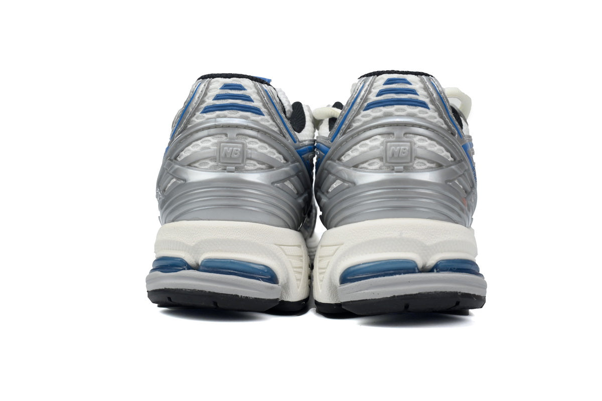 1906R Trainers - Light Blue & White