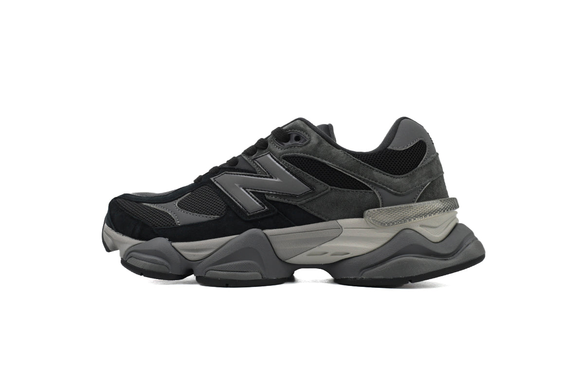 9060 Trainers - Black Castlerock