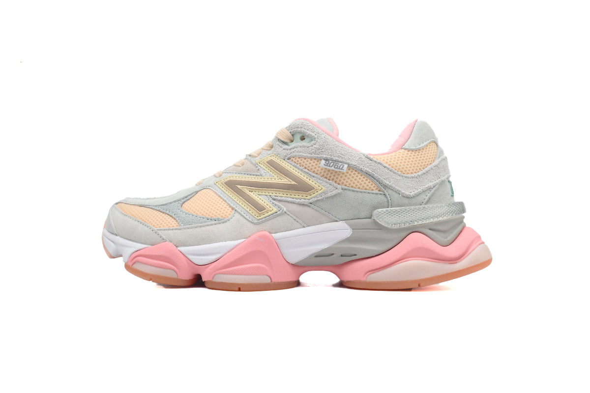 9060 Trainers - Baby Shower Blue