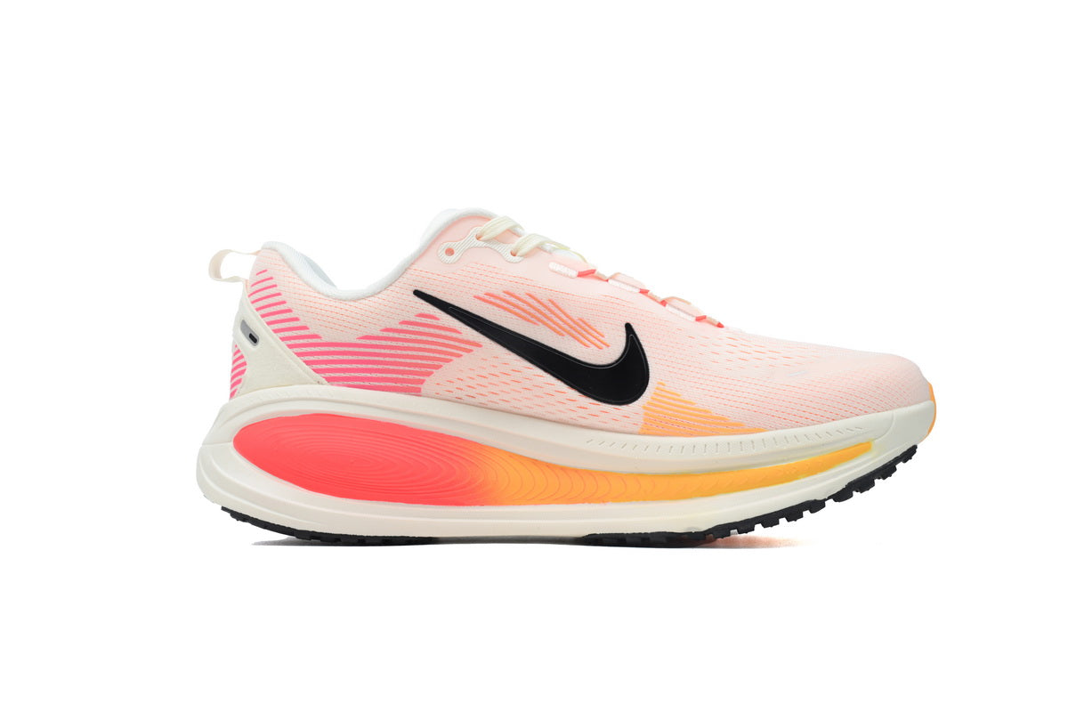 Vomero 18 Trainers - Bright Crimson