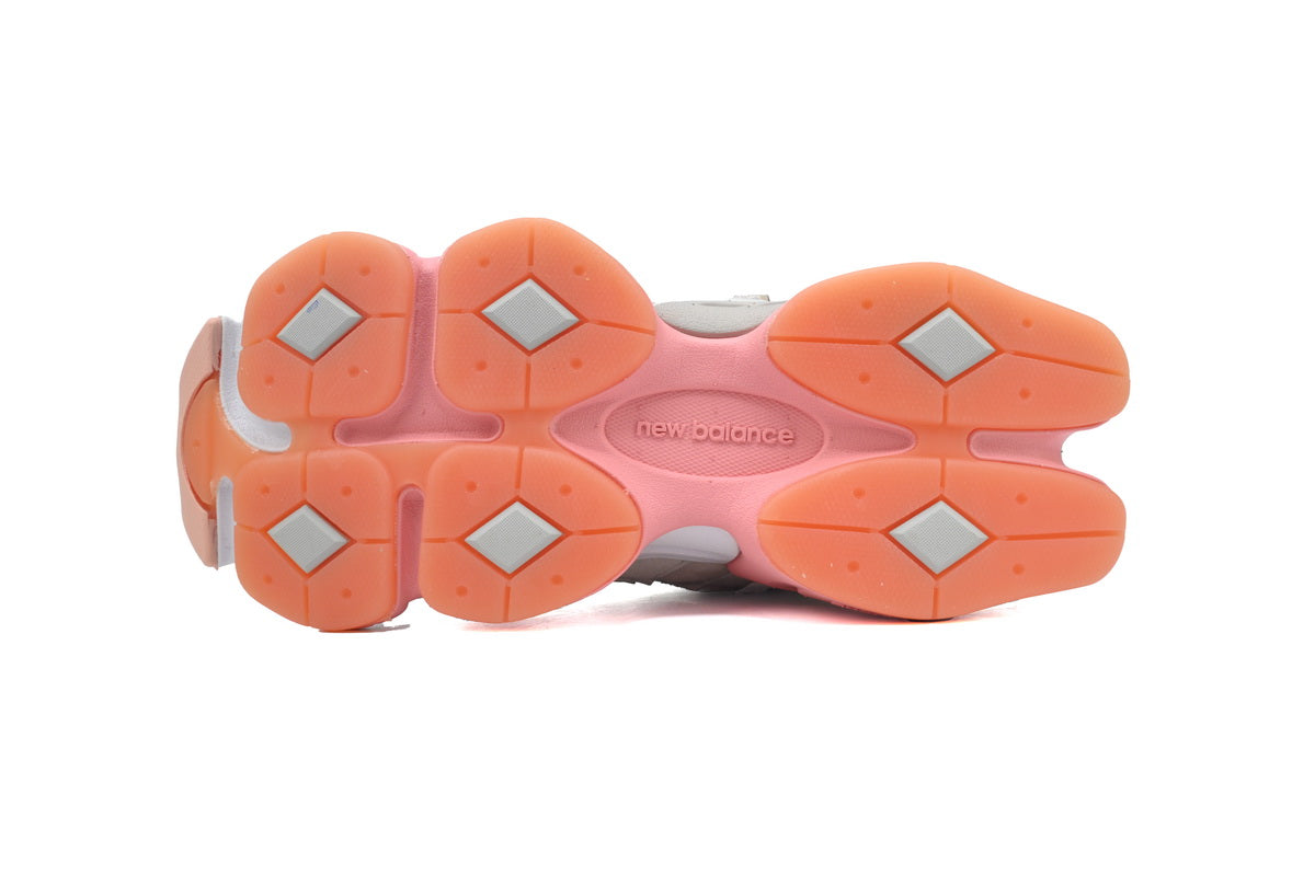 9060 Trainers - Baby Shower Blue