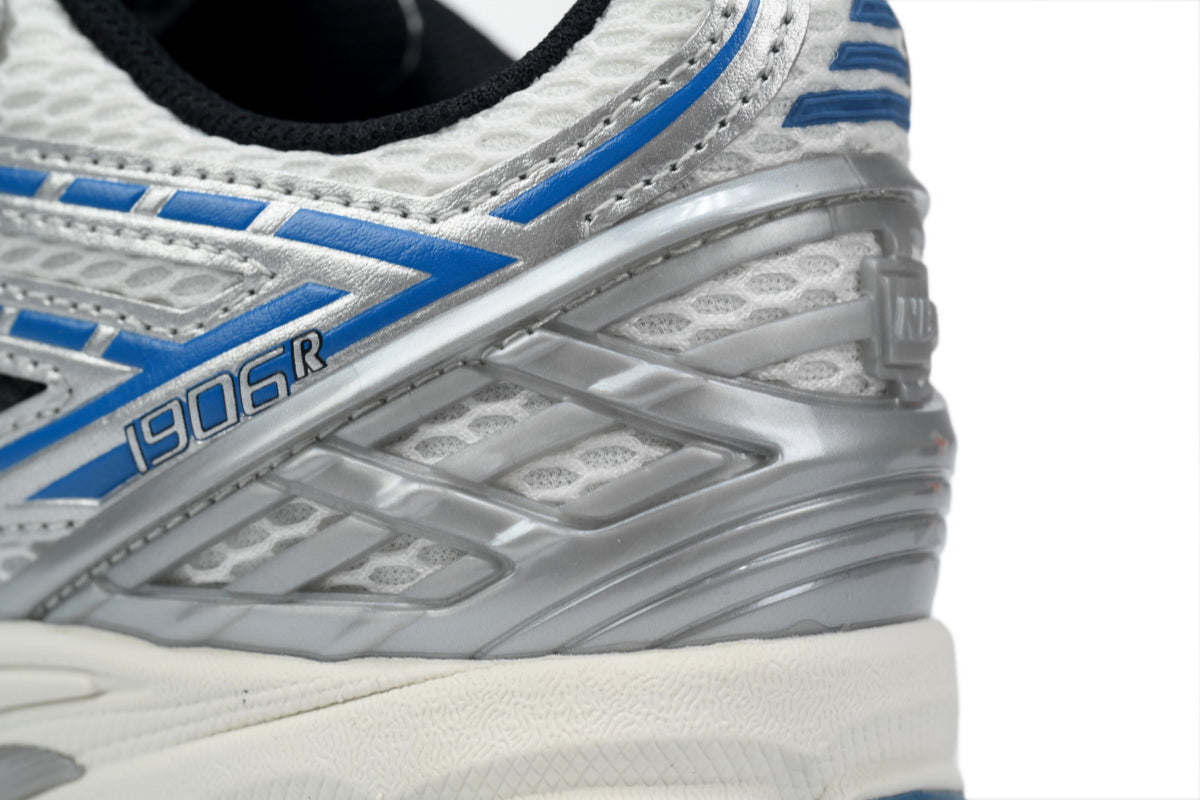 1906R Trainers - Light Blue & White