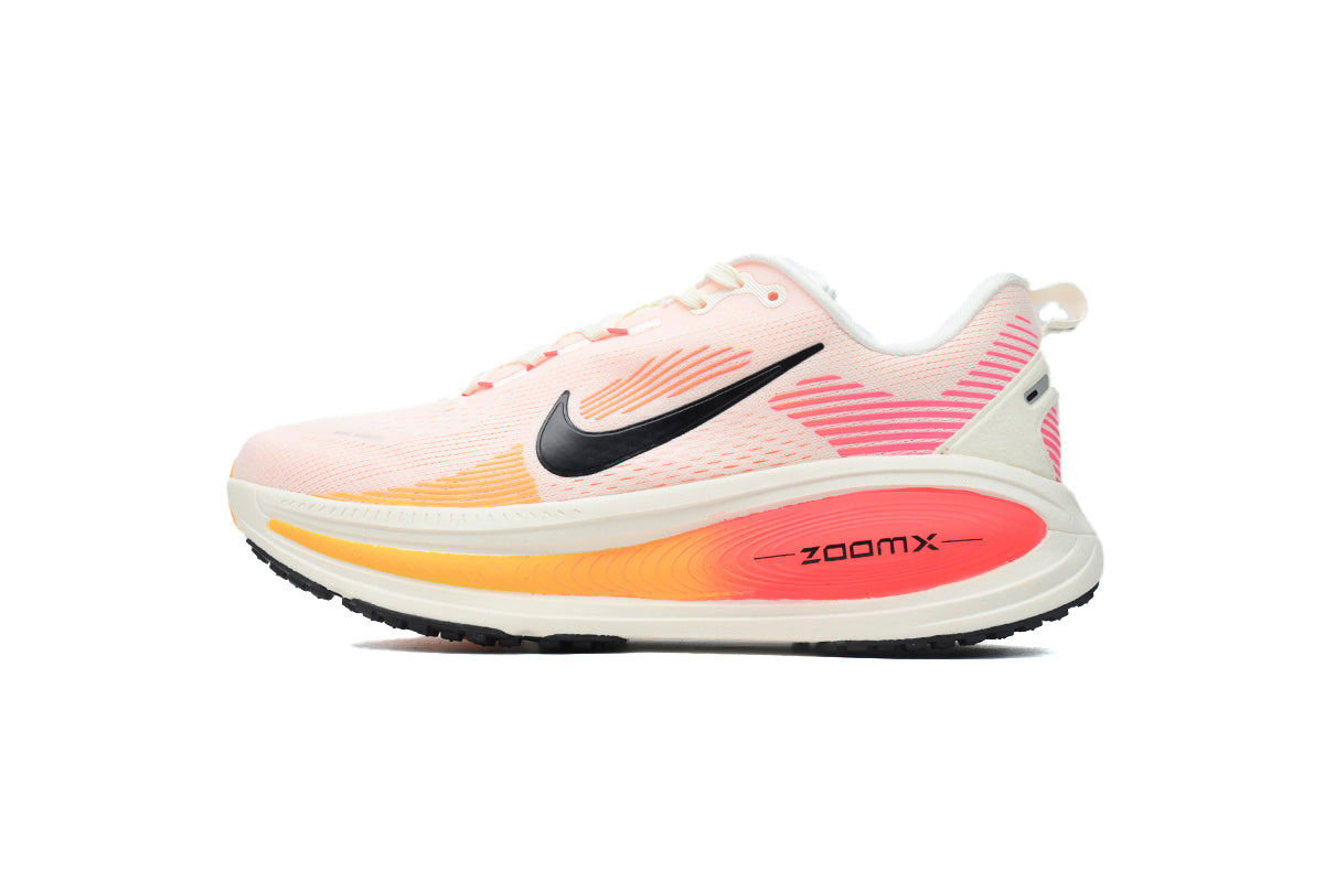 Vomero 18 Trainers - Bright Crimson
