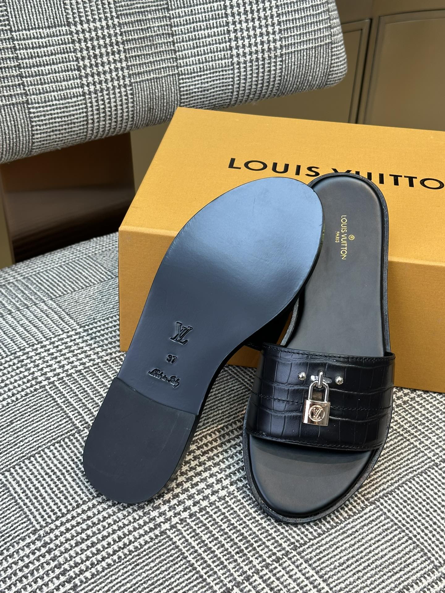 Lock It Flat Sandals - 3 Colours