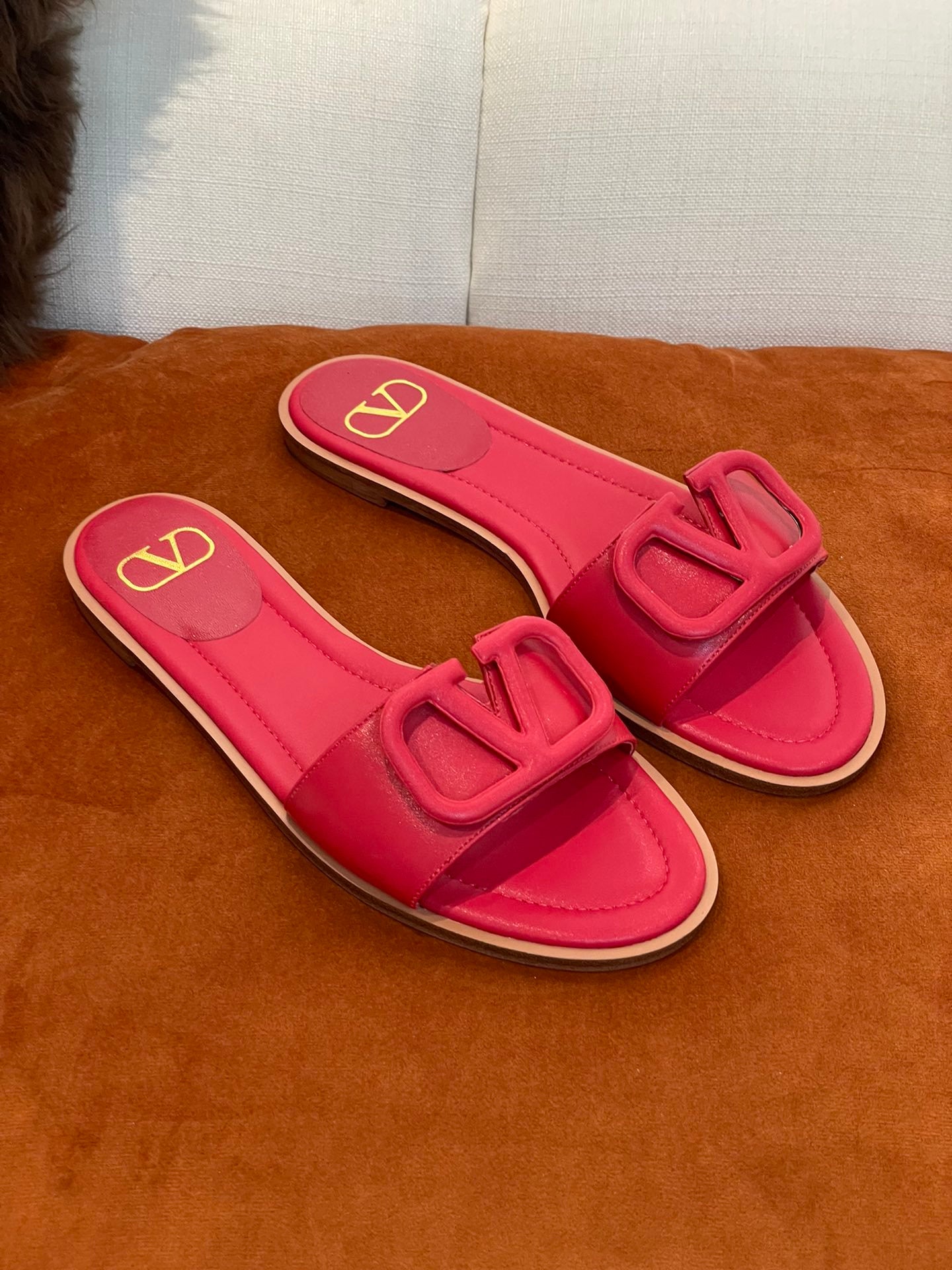 VLogo Slide Sandals - 5 Colours