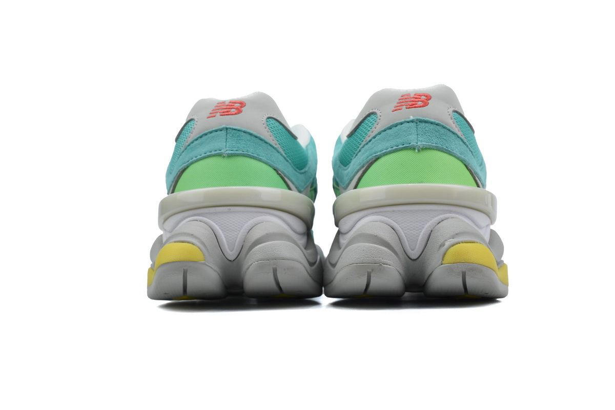 9060 Trainers - Cyan Burst