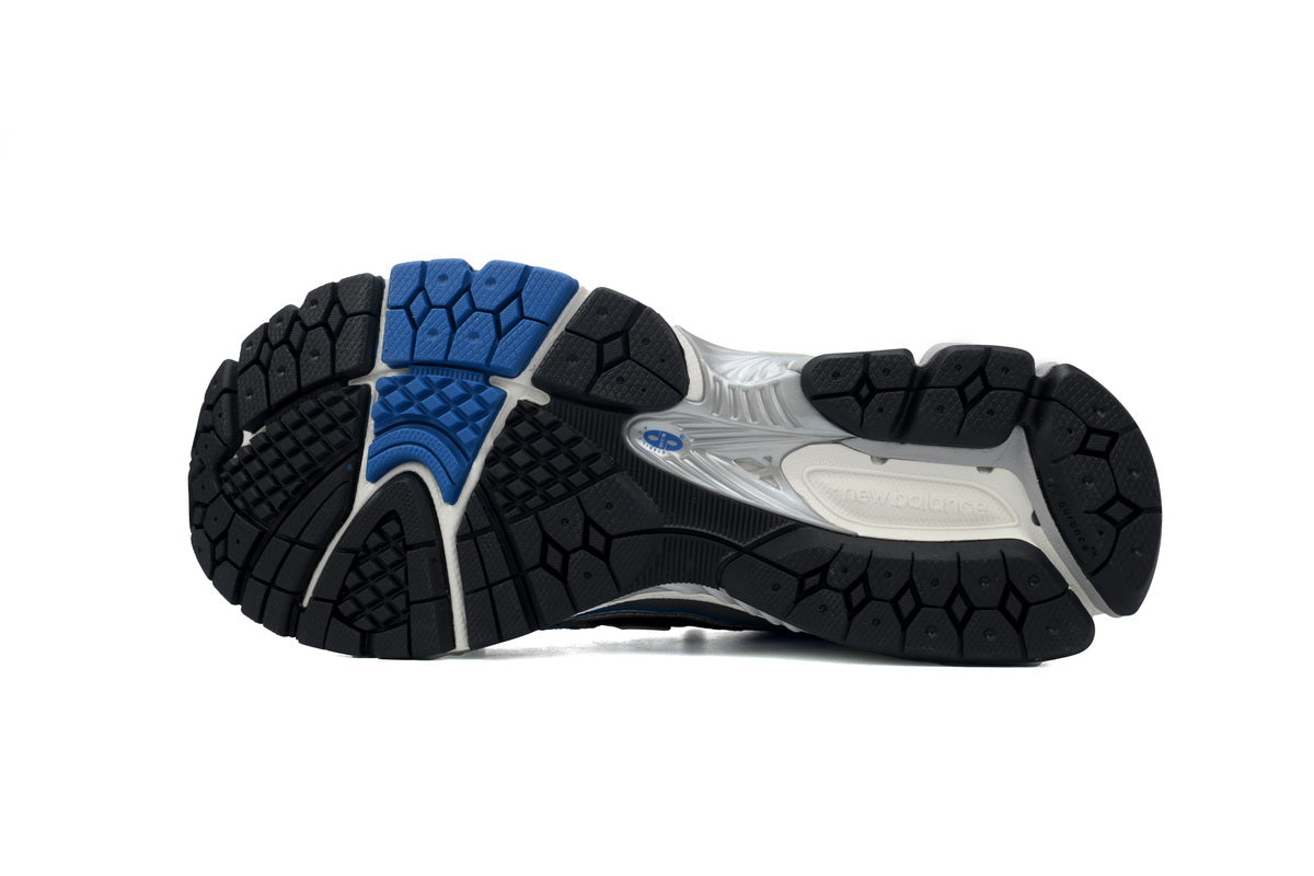 1906R Trainers - Light Blue & White