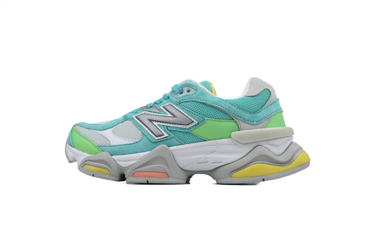 9060 Trainers - Cyan Burst