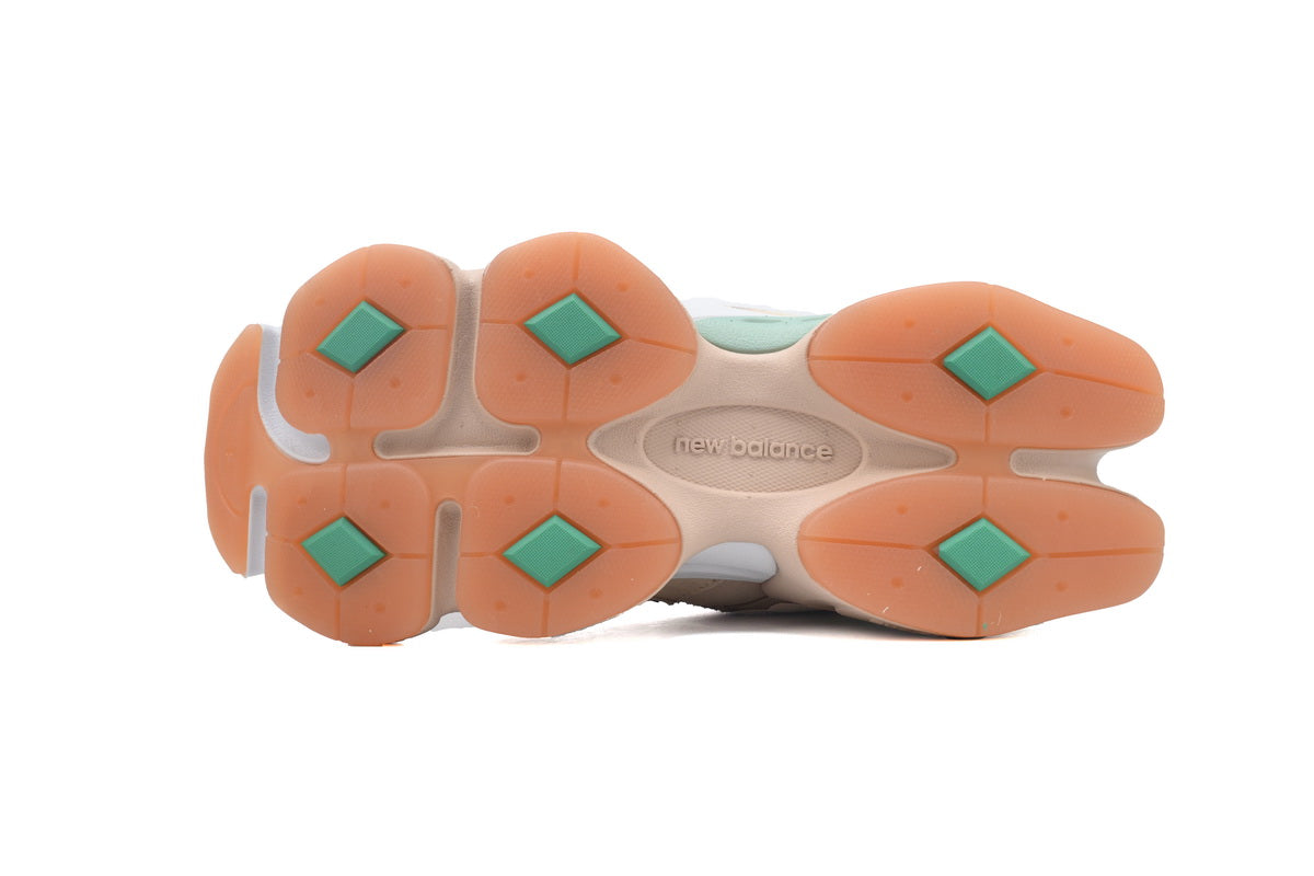 9060 Trainers - Penny Cookie Pink