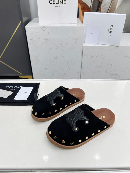 Pitea Suede Clogs - 2 Colours