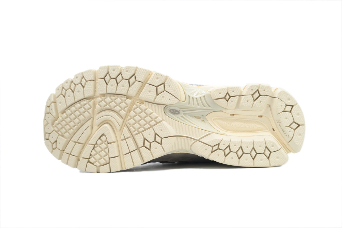1906R Trainers - Khaki